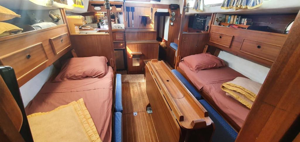 Baladin - Dormir sur un voilier By Nuits au Port nuit insolite à Région non trouvée La Rochelle