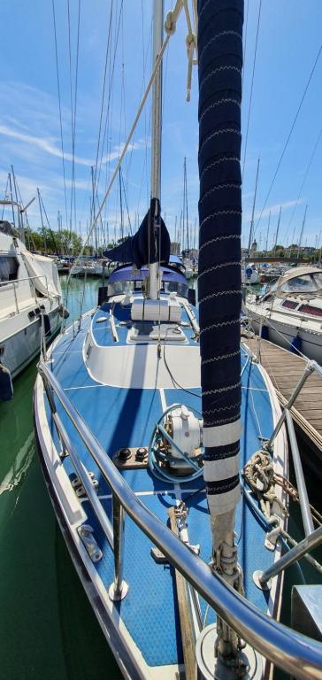 Baladin - Dormir sur un voilier By Nuits au Port nuit insolite à Région non trouvée La Rochelle