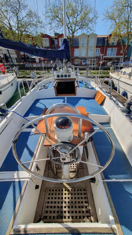 Baladin - Dormir sur un voilier By Nuits au Port nuit insolite à Région non trouvée La Rochelle