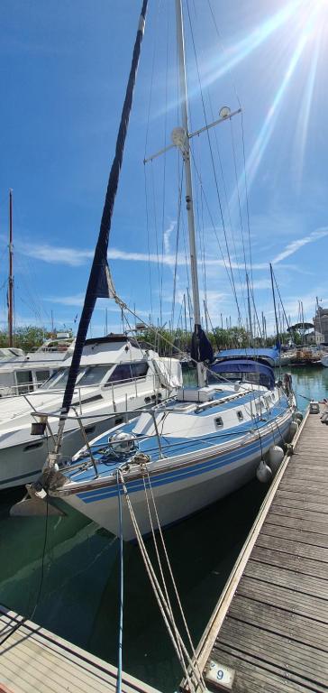 Baladin - Dormir sur un voilier By Nuits au Port nuit insolite à Région non trouvée La Rochelle
