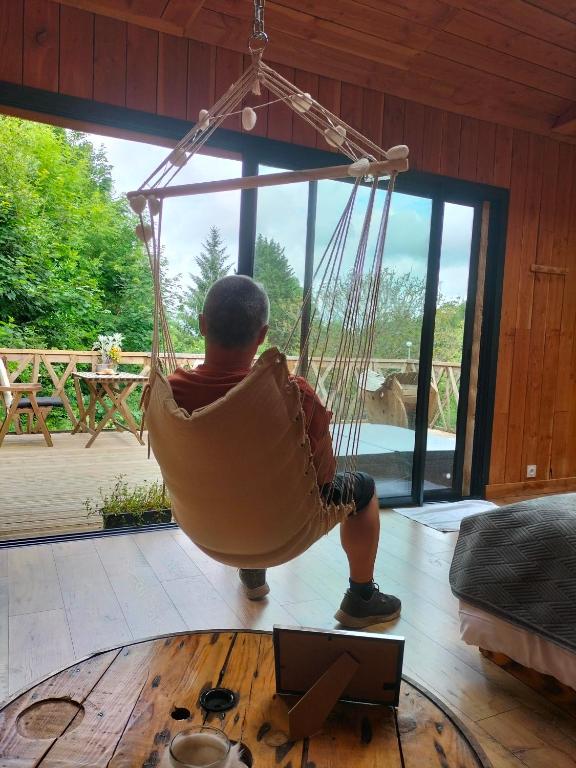 Cabane perchee avec jacuzzi nuit insolite Bretagne La Roche Maurice