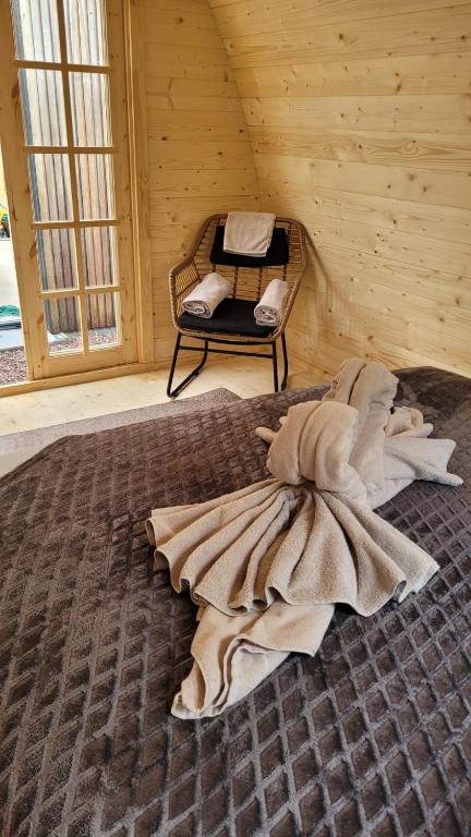 Chalet avec acces piscine illimite nuit insolite Nord Pas de Calais Fiennes 2