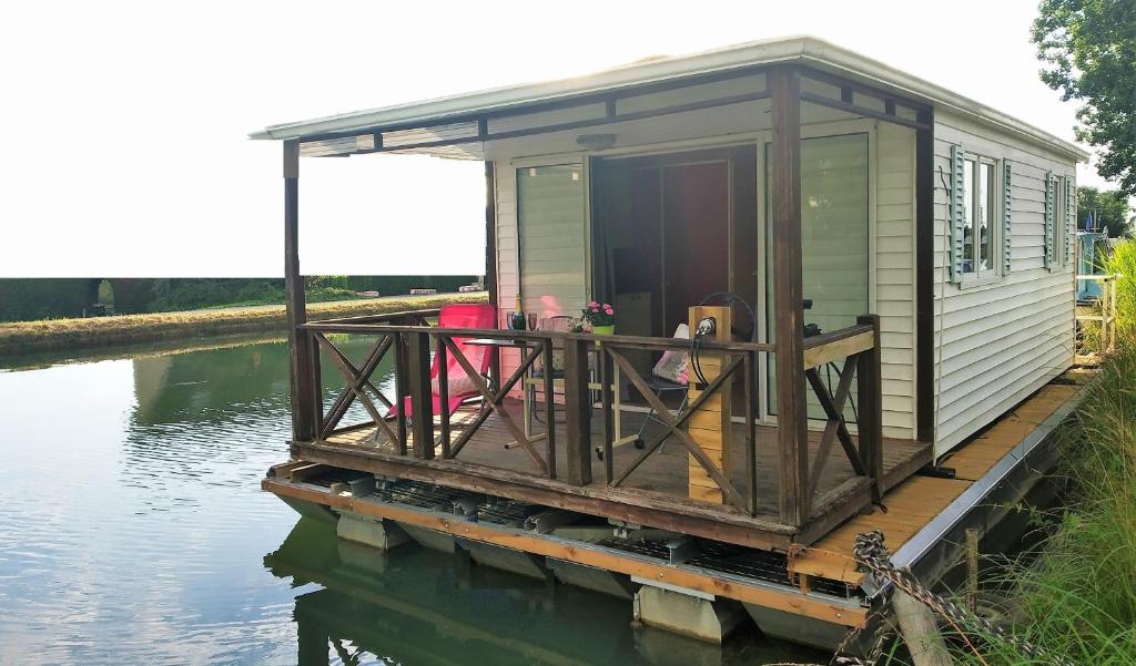 Cottage flottant Saint Jean de Losne option jacuzzi nuit insolite Bourgogne Saint Jean de Losne 13