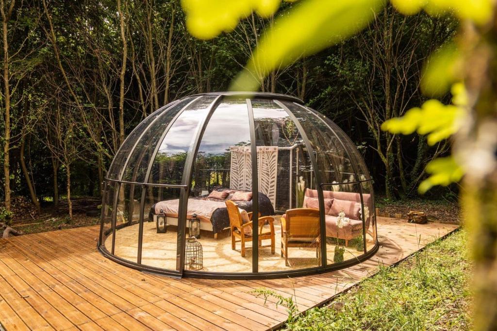 Dome Sfeerique avec acces piscine nuit insolite Bretagne Saint Evarzec 5
