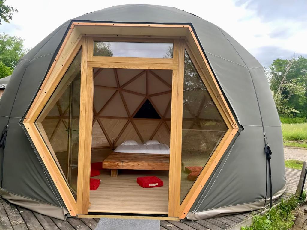 Domes geodesiques pour 10 personnes avec lac prive nuit insolite Aquitaine Sadirac 8