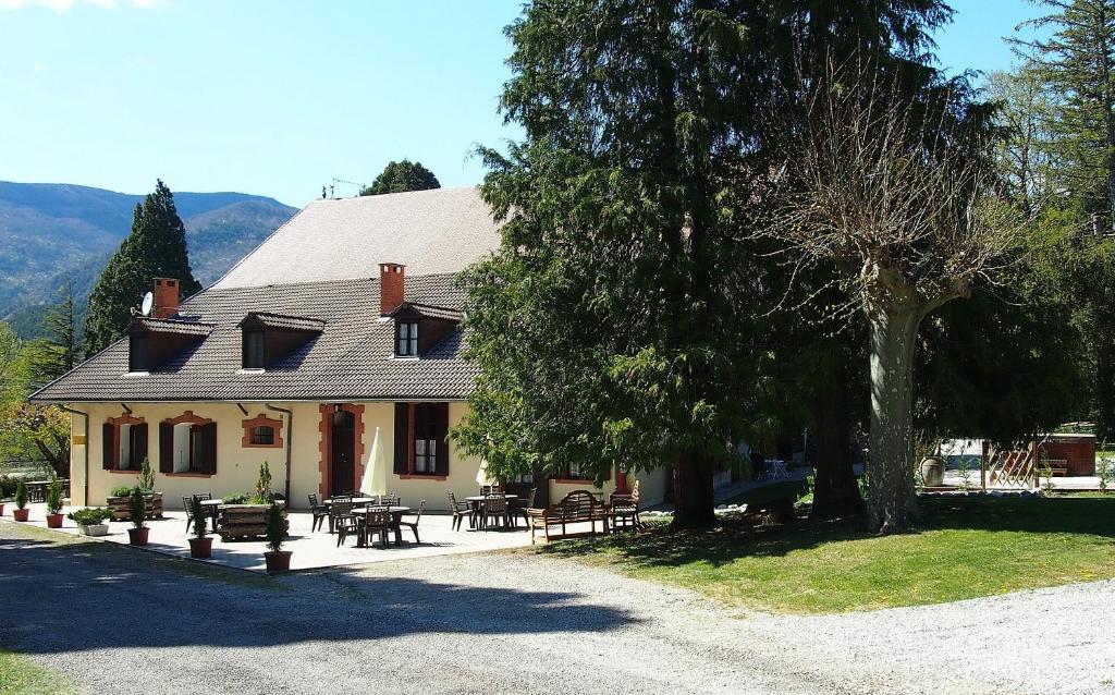 Glamping at Camping La Source nuit insolite Provence Alpes Cote dAzur Saint Pierre dʼArgencon 4