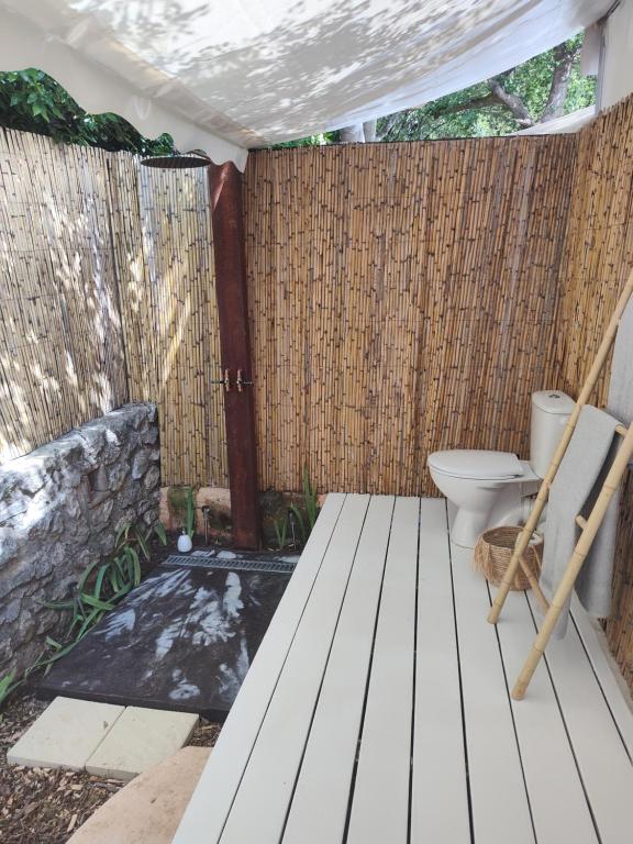 Glamping at Seraphins nuit insolite Languedoc Roussillon Navacelles 11
