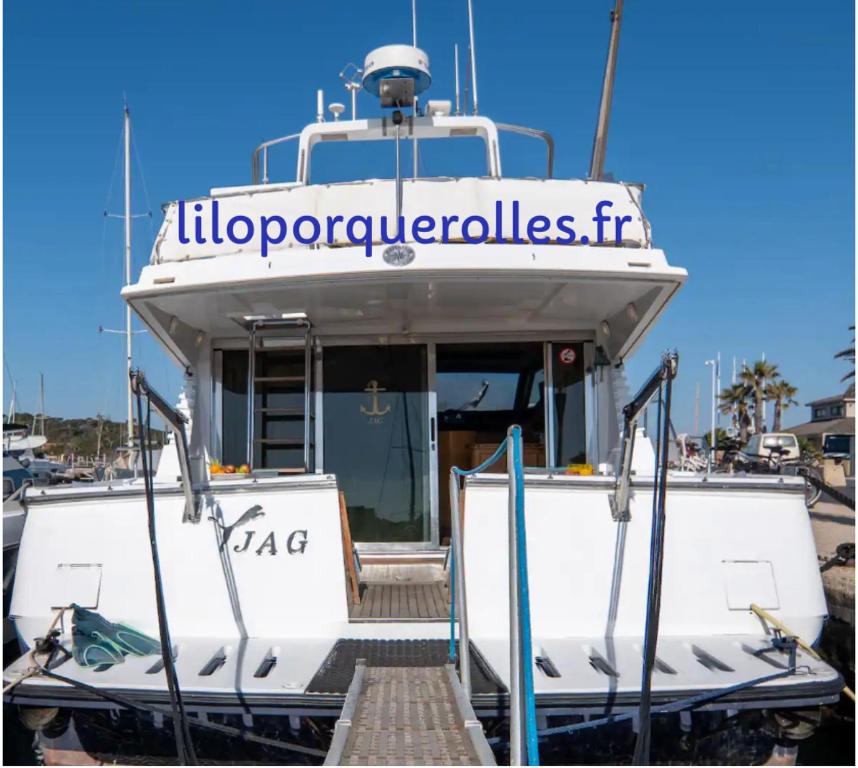 HEBERGEMENTS BATEAUX A QUAI nuit insolite Region non trouvee Porquerolles 16