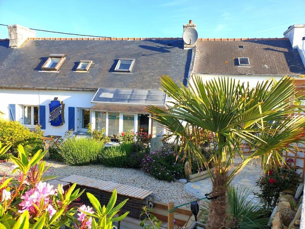 Holiday house with 2 bedrooms nuit insolite Bretagne Primelin