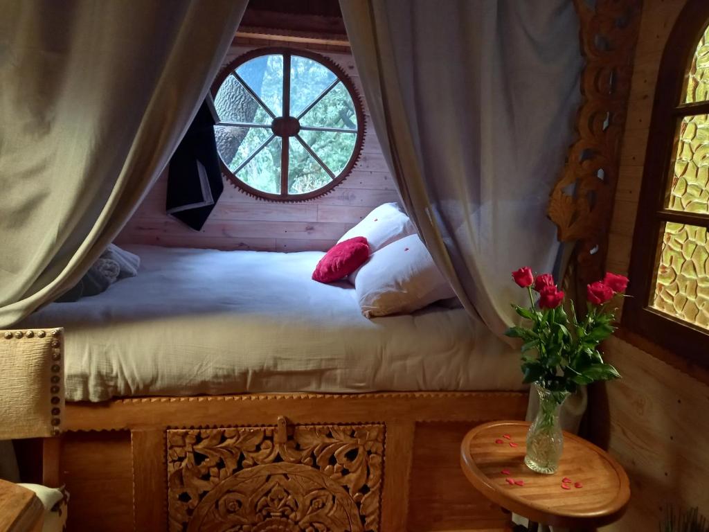 La roulotte du petit paradis nuit insolite Provence Alpes Cote dAzur Saint Remy de Provence 7