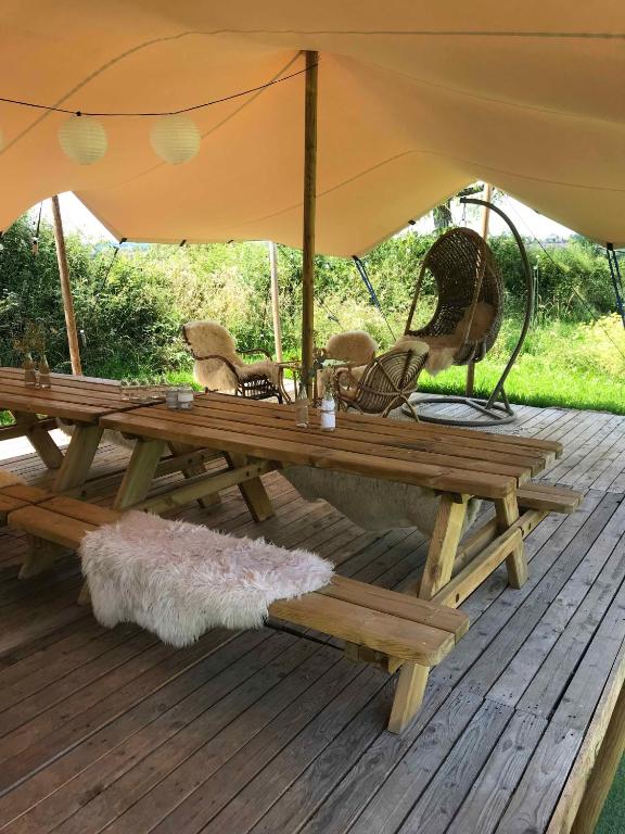 Le Brasseur Logements Tents nuit insolite Auvergne Saint Caprais 16