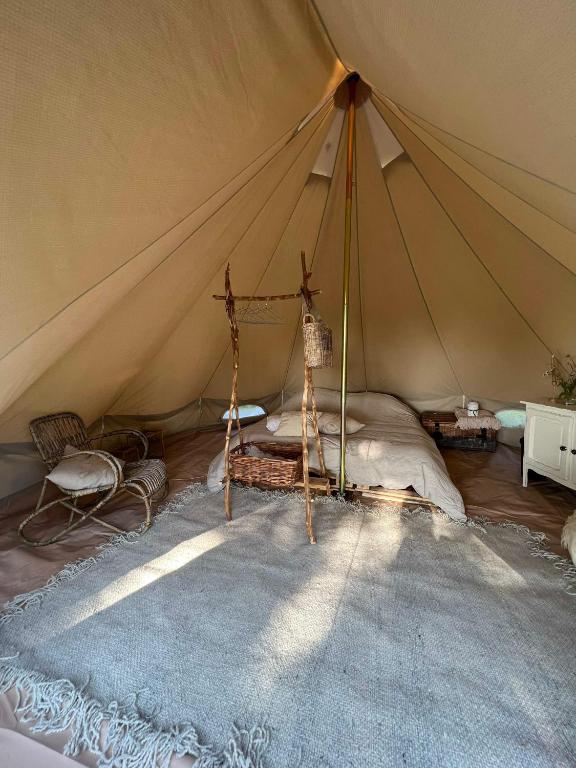 Le Brasseur Logements Tents nuit insolite Auvergne Saint Caprais 18