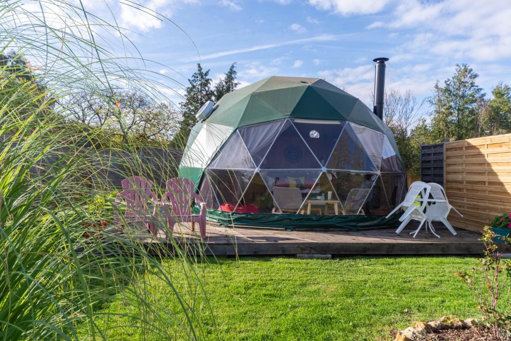 Le Nid du Tui nuit insolite Region Centre Faverolles 16