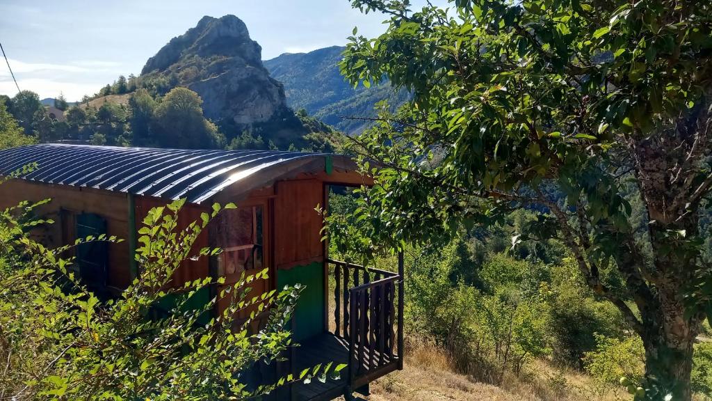 Les ROULOTTINS nuit insolite à Provence-Alpes-Côte d'Azur Briançonnet
