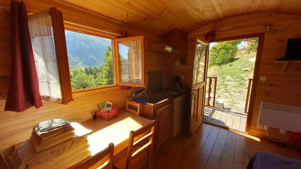 Les ROULOTTINS nuit insolite à Provence-Alpes-Côte d'Azur Briançonnet