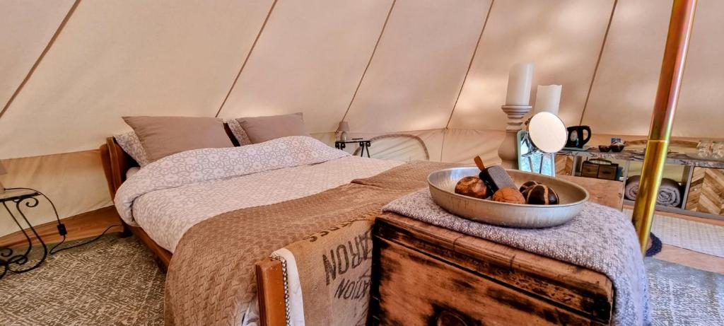 Luxury Bell Tent at Camping La Fortinerie nuit insolite Pays de la Loire Mouliherne 6