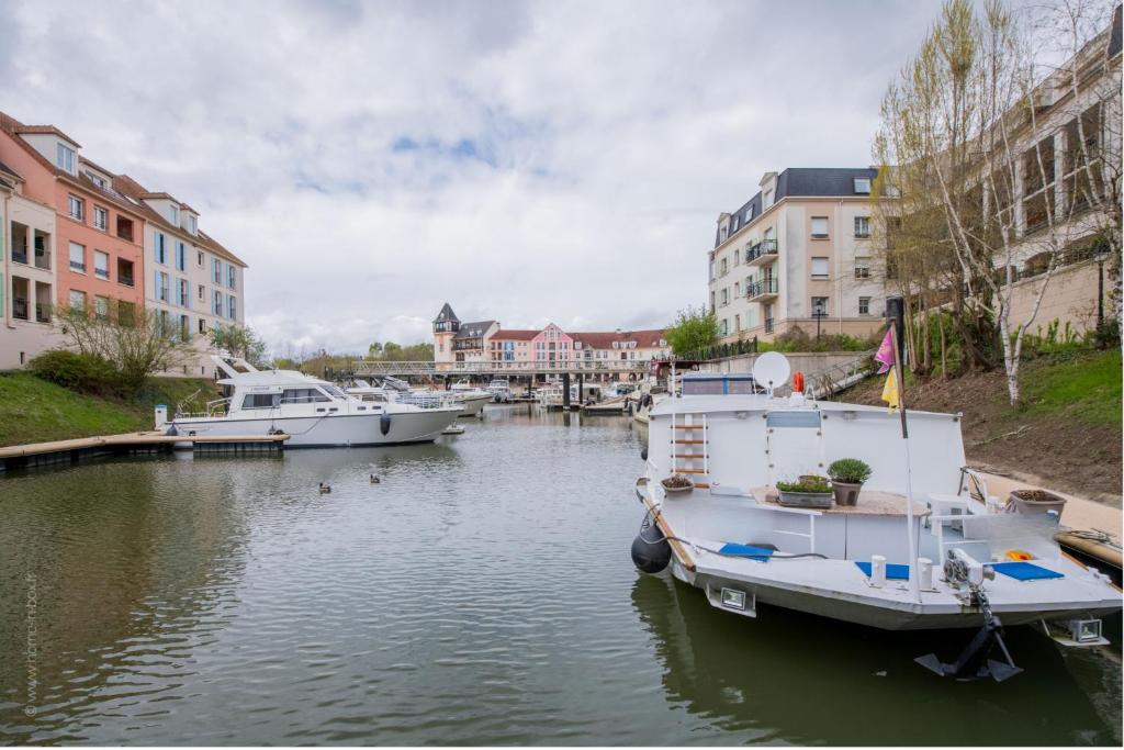 Maison sur L'eau nuit insolite à Île-de-France Cergy