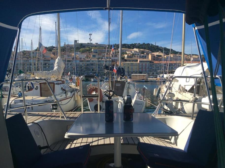 Nuitee a bord de Danilou un voilier de 9.50m nuit insolite Languedoc Roussillon Sete 1