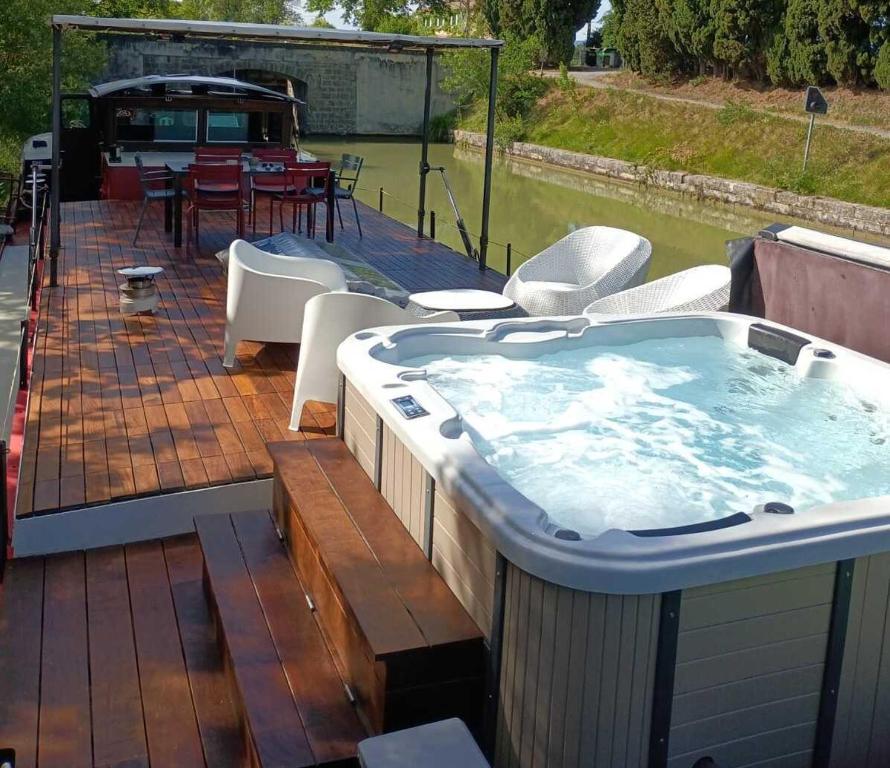 Peniche Mirage chambre dhotes nuit insolite Languedoc Roussillon Carcassonne 5