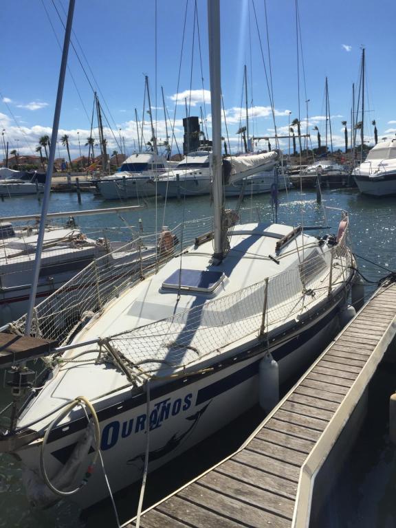 Petit voilier a quai Port Barcares nuit insolite Languedoc Roussillon Le Barcares 2