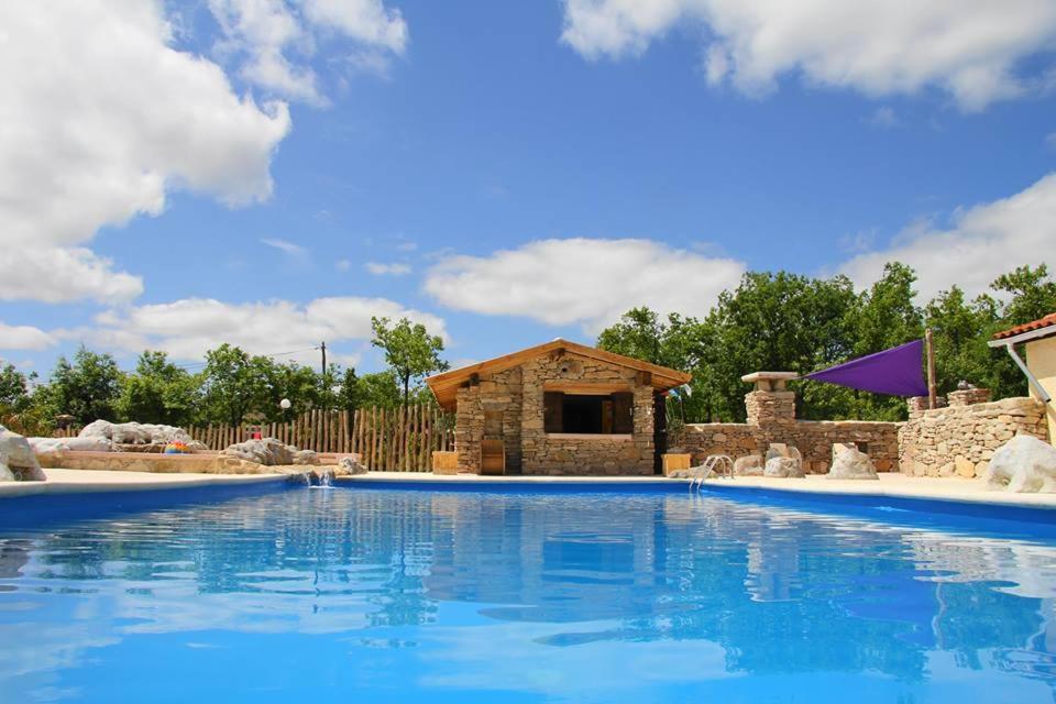 Saint Antonin Noble Val Glamping tente Juliette nuit insolite Midi Pyrenees Lavaurette 2