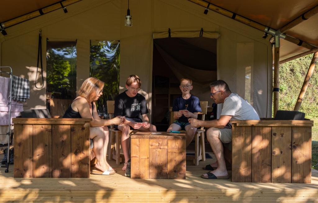 TENTE SAFARI Lodge FERME CARRIQUE nuit insolite Aquitaine Tardets Sorholus 13