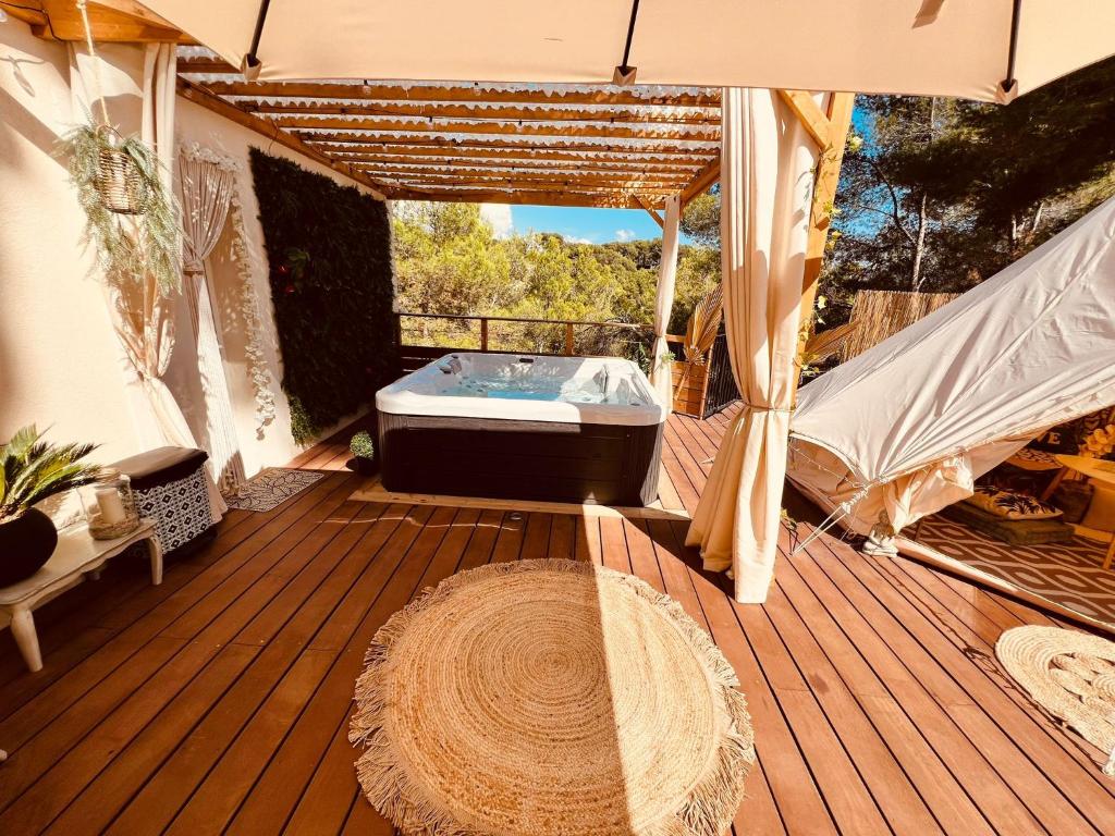 Tente Lodge spa MFG chez CC nuit insolite Provence Alpes Cote dAzur Cantaron 11