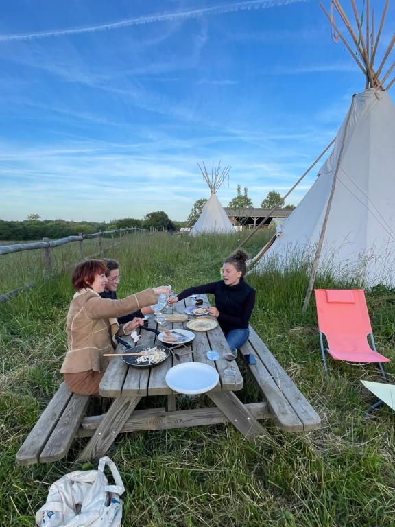 Terra Tipike Tipi a la ferme entre Terre et Mer nuit insolite Bretagne Trebry 4