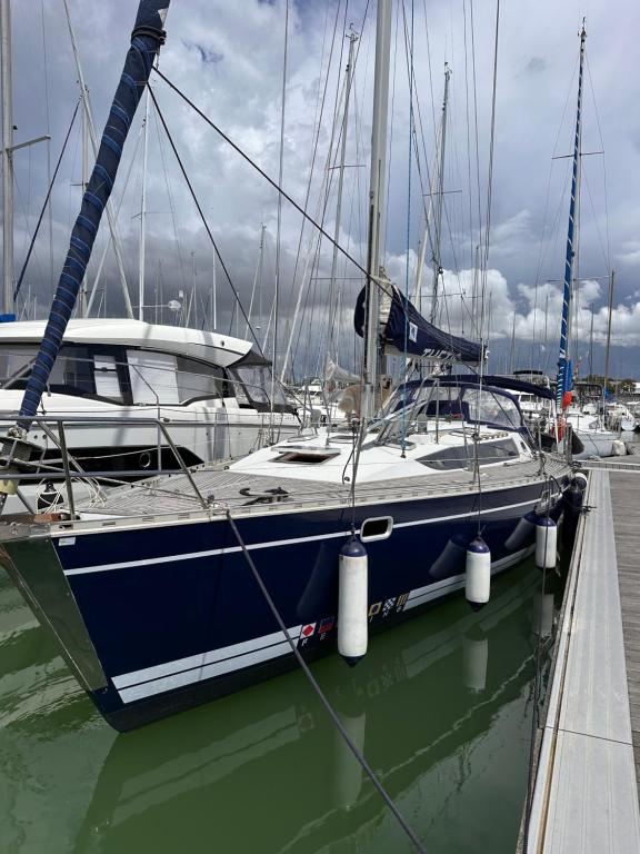 Voilier a quai nuit insolite Region non trouvee La Rochelle 7