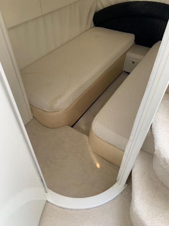 Yacht 17M Cannes Croisette Port Canto3 Chclimtv nuit insolite Provence Alpes Cote dAzur Cannes 5
