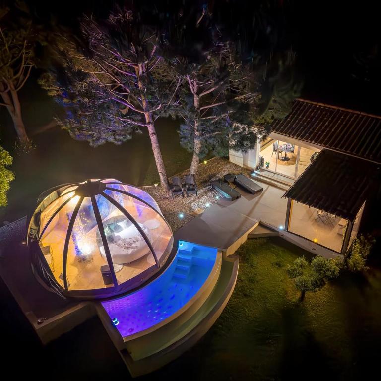 Le Clos FMR Insolite &ndash; &laquo;&nbsp;F&nbsp;&raquo;anny Carcassonne